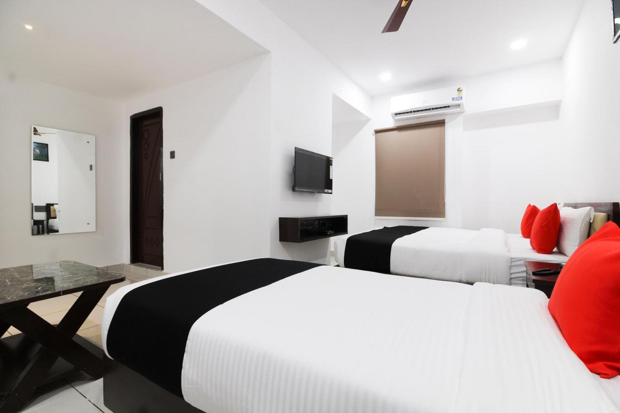 Super Mythri Hotel Near By Ecil, As Rao Nagar, Sainikpuri Maula Ali Exterior foto